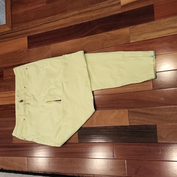 The Limited Denim - Women's The Limited brand yellow zipper ankle crop jeans